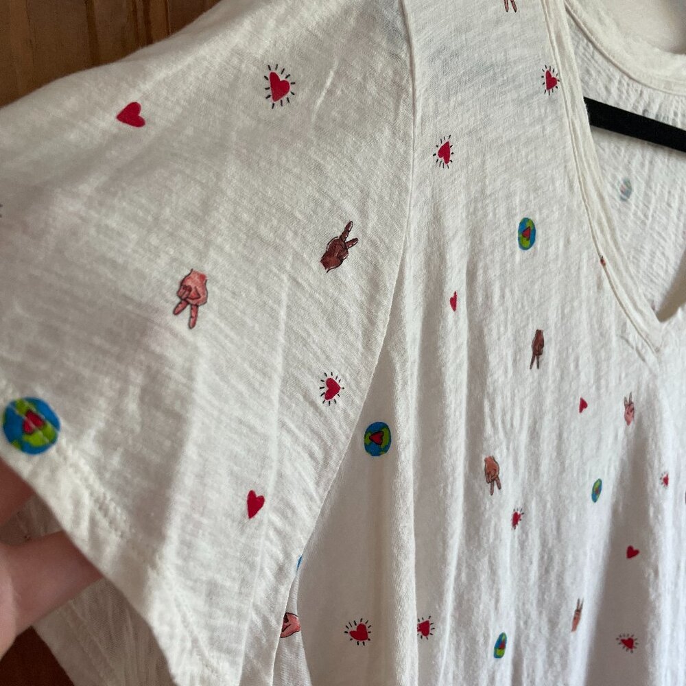 Old Navy Cotton White Tee with Small Earths and Multi-toned Peace Sign Hands 2X - Picture 3 of 4